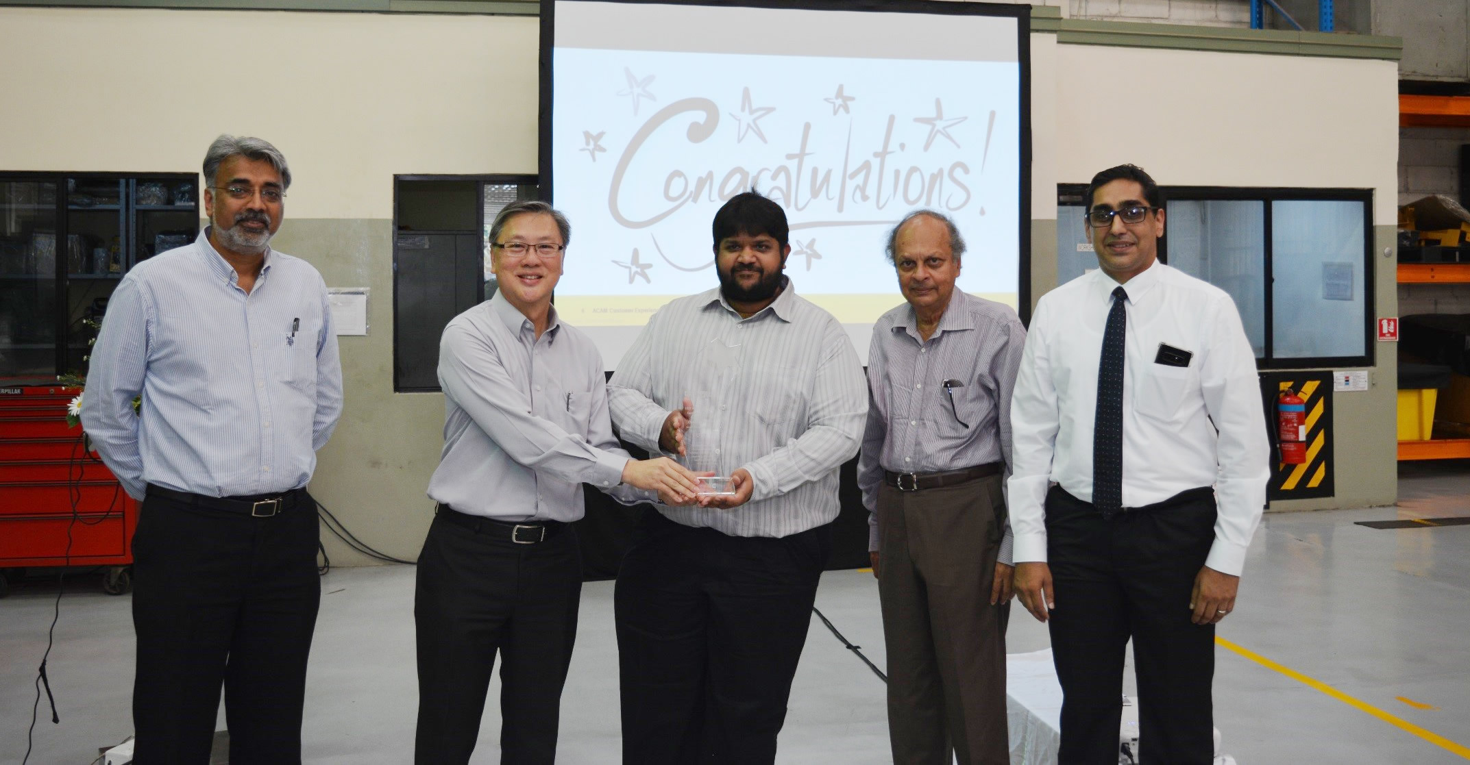 World-renowned Caterpillar Presents UTE with Customer Excellence Award - 1